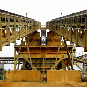 Industrial mining structures aligned for seismic resilience.